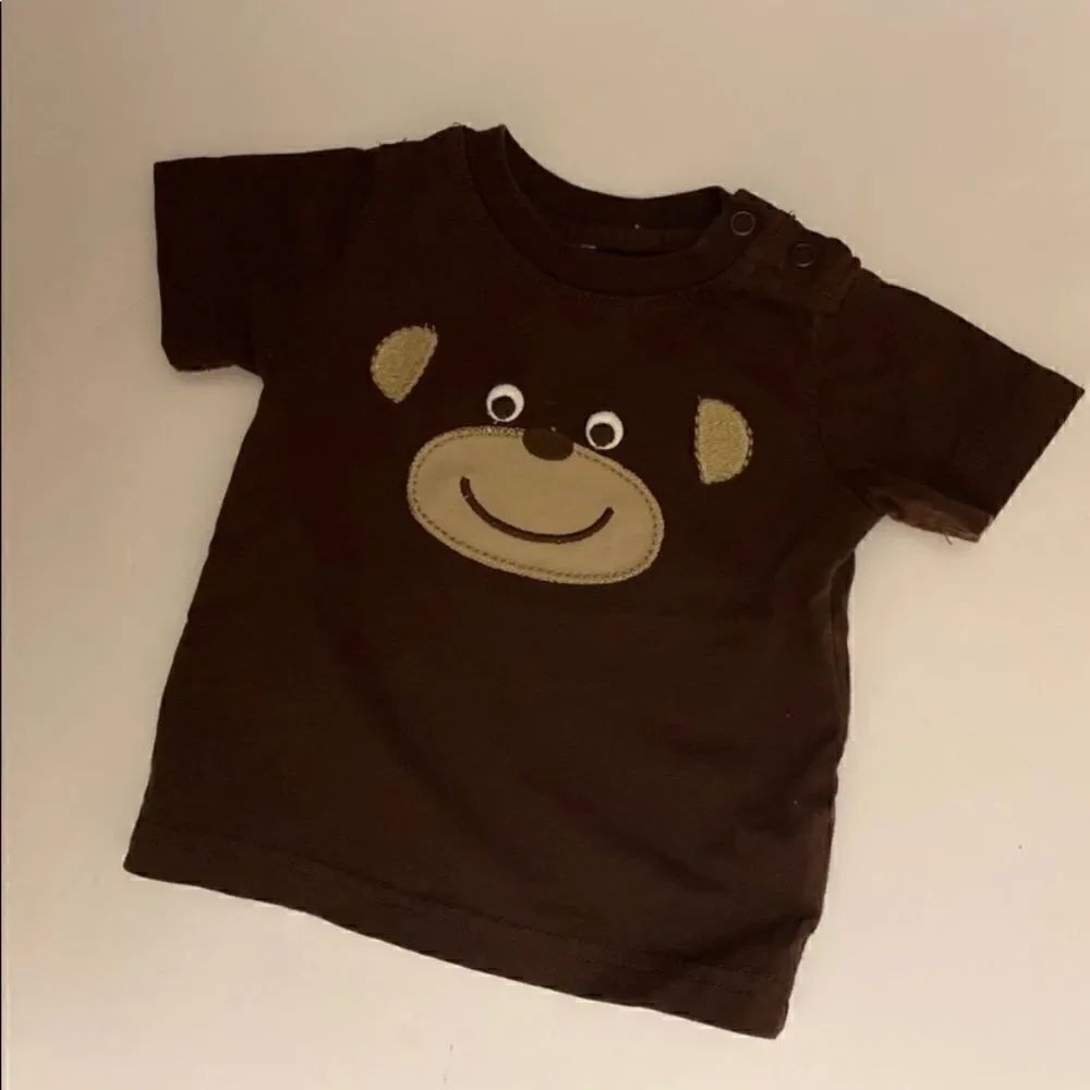 Carter’s Toddlers  shirt 👕size :3 months